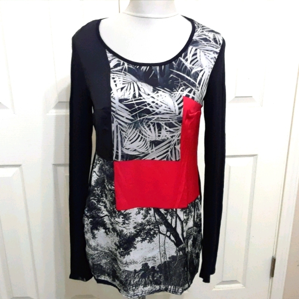 Miss Etam Vintage Red Black Geometric Stretch Top